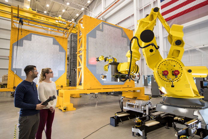 RTX_News's tweet photo. What does it take to build the @USNavy's most advanced radar? Try 500+ @RaytheonDefense engineers and technicians working together, known as #TeamSPY6. Learn more: https://t.co/yaE5tr72I6 https://t.co/9TVGBuQNHT