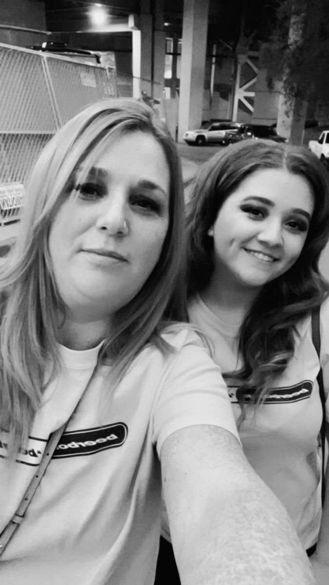 imgonnabe412's tweet photo. Today is my baby girl @paigge_xx 20th birthday, can we get @rriproarin @PostMalone to give a special birthday tweet🙏🏼 I’ll be the coolest #postymom. her dream came true 3/3/20 when she touched you when you came off stage, she cried for an hour🤗💜🤗 https://t.co/k6LmCq7786