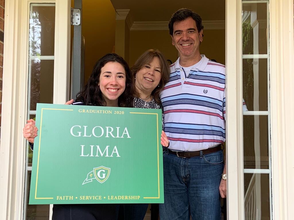principalcghsnc's tweet photo. So happy our Gibbons Educators delivered these special senior gifts to #GibbonsClassof2020 today.

#GibbonsGrateful https://t.co/U0Fizl4RHM