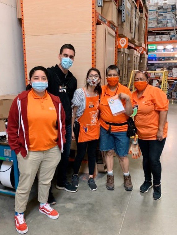 THDCatCorral's tweet photo. Recognized Judy on MET for her amazing partnership with the store  and helping pull over 250 orders last week! @Beatriz68475813 https://t.co/Qe0GtsmeRX