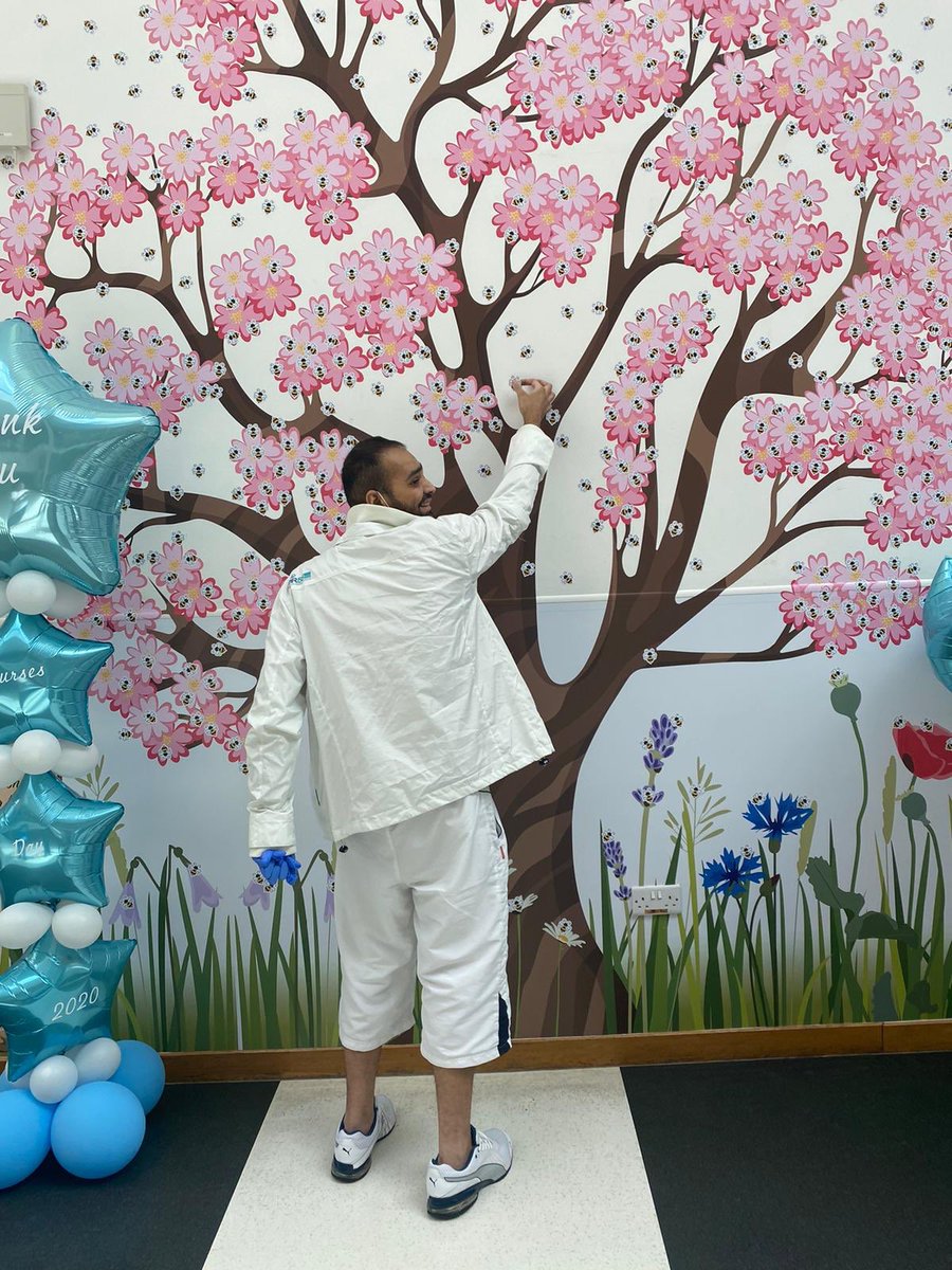 JaneKin91169676's tweet photo. After 4 weeks and 2 trips to ITU, Arun finally gets to put his bee on the tree after being discharged from Amber B. Arun would like to thank everyone who looked after him at Queens, on both the Ambers and ITU. @micheleelliot10 @BHR_hospitals @NicolaOsborn3 https://t.co/ygHeDl1yjL