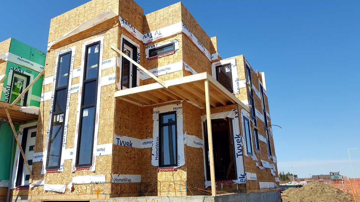 EncoreEdmonton's tweet photo. Construction is coming along nicely at our Brooklyn at Blatchford townhomes. 

Find out more about these townhomes at https://t.co/KAwteSOiSE https://t.co/o4FuSChzwd