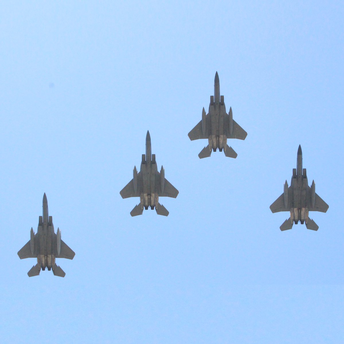 caffeineben's tweet photo. This is the 144th Fighter Wing from @AirGuardCAHQ over Santa Barbara this morning - honoring all our front line workers! Rooftop view from our house! #144thFW #144th https://t.co/jNHOF4v0lL