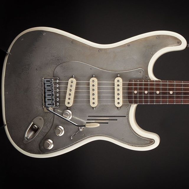 World Guitars tweet media