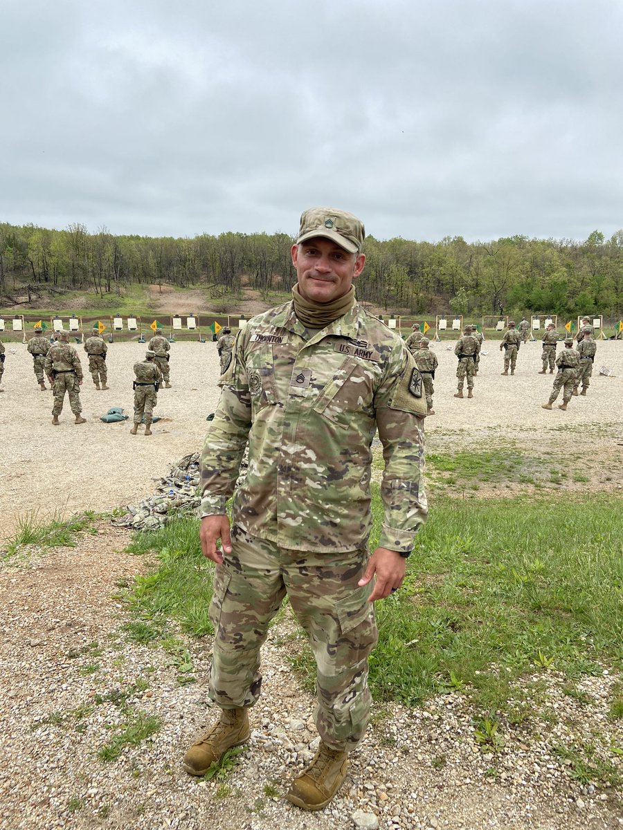 DCO787MPBN's tweet photo. DS Thornton was a Field Artilleryman in the US Army for 9 years before transitioning to the @USArmyMPCorps. He is looking forward to using the #police skills heβs developed and perfected in the civilian sector after his Army service is complete. #WhyDoYouMP? #Defender https://t.co/6CAcTCTIyb