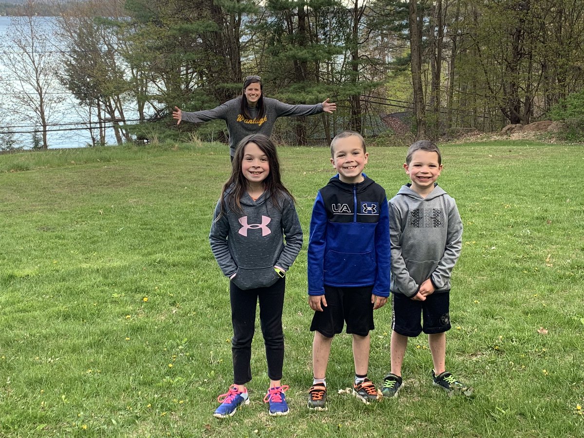 jjsutton25's tweet photo. What a special surprise! Katelyn, Sean and Jack were beyond excited to see @MissJoyce_MES! Thank you for making our day! https://t.co/dtW90MIVKa