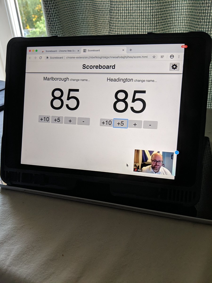 HSO_Activities's tweet photo. This is exciting!!! @HeadingtonSch and @MarlboroughCol quiz teams neck and neck in the race for the final round of tonight's inter-school online quiz https://t.co/rTmR3AF5VZ