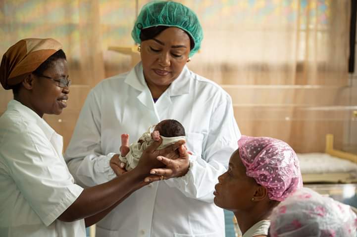 JLanalyste's tweet image. 📸✨ #Retour_en_image

La 1ére dame de la République 🇨🇩
Notre respectée maman #Denya @DeniseNyakeru