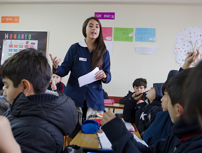 ucatolica's tweet photo. Desarrollar investigaciones en el ámbito educativo es lo que busca el Fondo de Investigación y Desarrollo en Educación #FONIDE.
Este año, 3 de los proyectos adjudicados son liderados por académicos de @Psicologia_UC y @VillarricaUC 👏👏.
Lee más aquí 👉 https://t.co/6iA0AzlGiS https://t.co/ObnWecrox5