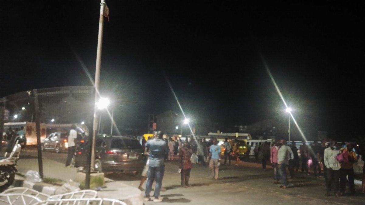 NuolBeth's tweet image. RT "RT Gidi_Traffic: "Austynzogs: Gidi_Traffic 20h26: IYANA OWORO bus stop #3RDMB https://t.co/FOiImK9RRm"