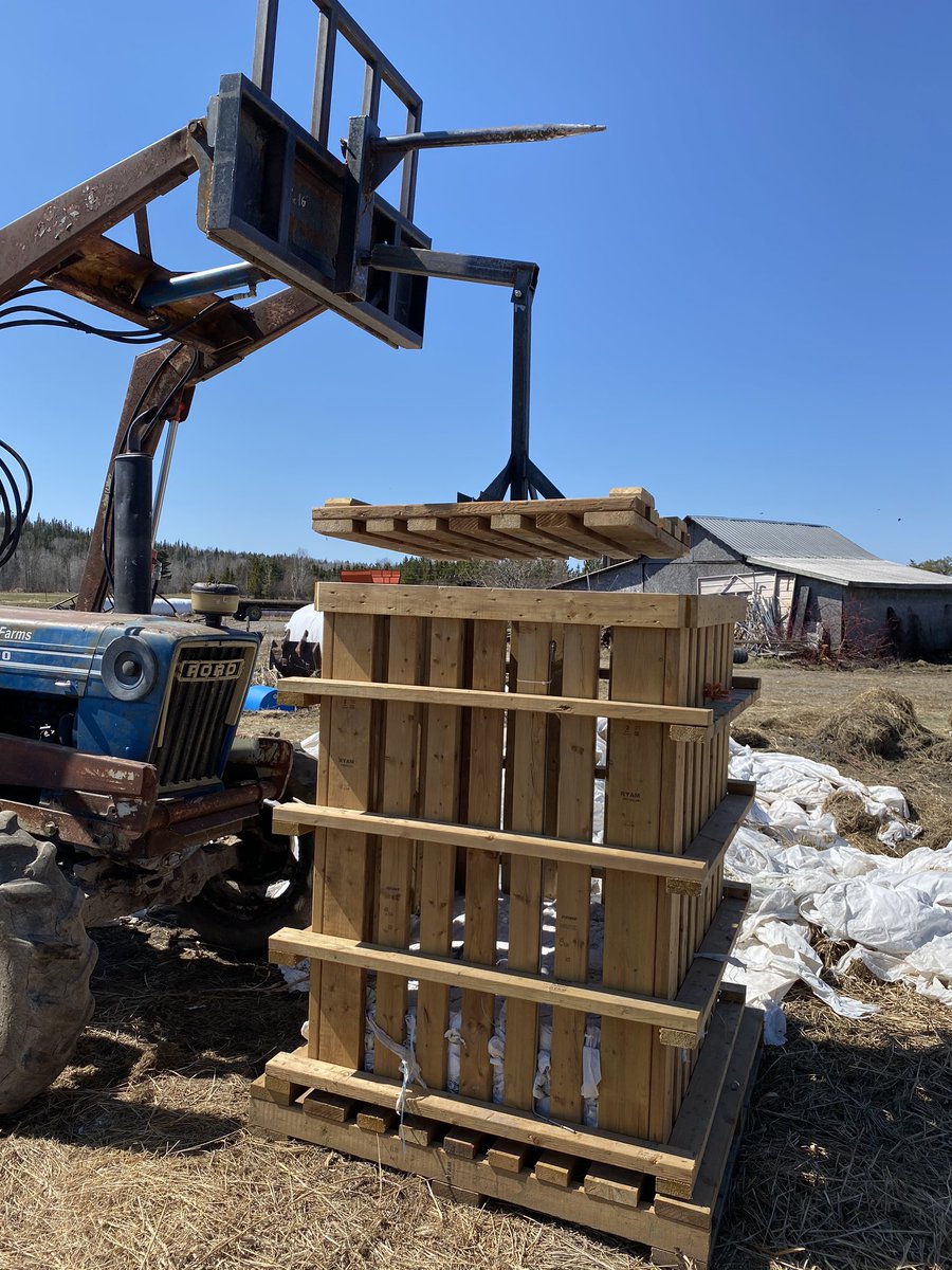 8186nikki's tweet photo. Using the plastic compactor #recycling on the farm https://t.co/qPJM7NlzF9