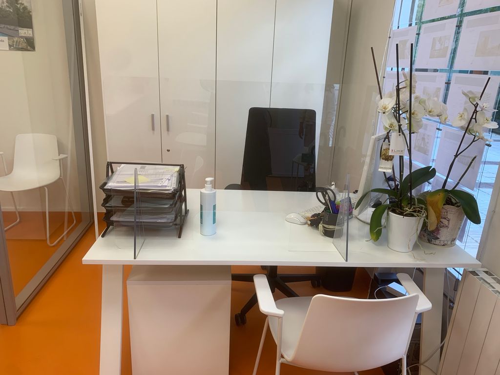 InmoM2's tweet image. LISTOS!!! Ahora si volvemos, con todas las medidas preventivas necesarias pero sobretodo con todas las ganas del mundo. Abrimos la oficina, si deseáis pedir cita previa mejor y daremos prioridad a las personas mayores en su horario. Estamos deseando veros! #immobiliaria #volvemos