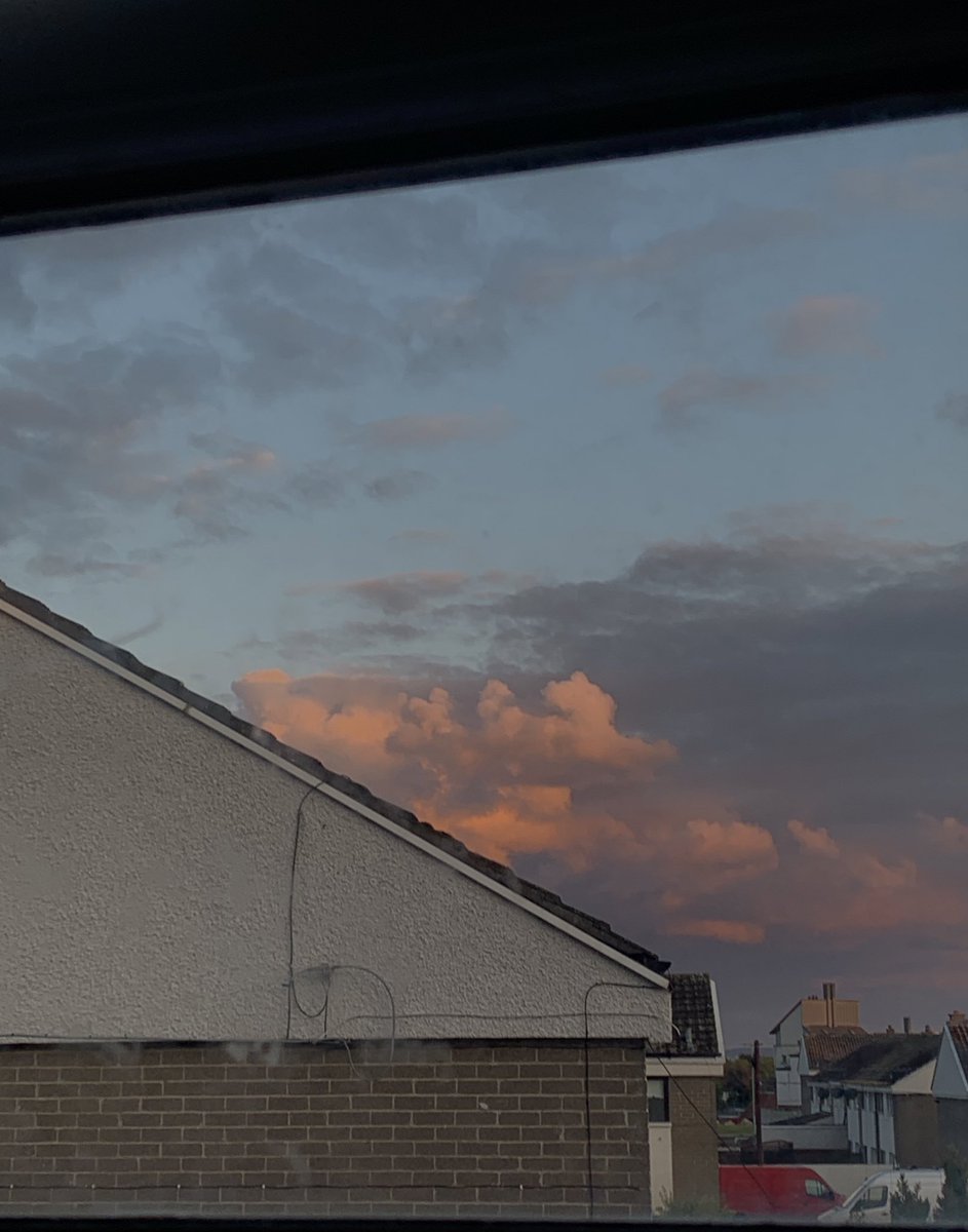 yungbludaholic's tweet image. I love the sky 💙💖🧡 thinking of corey 💔 #corey #blueforcorey #remembercorey