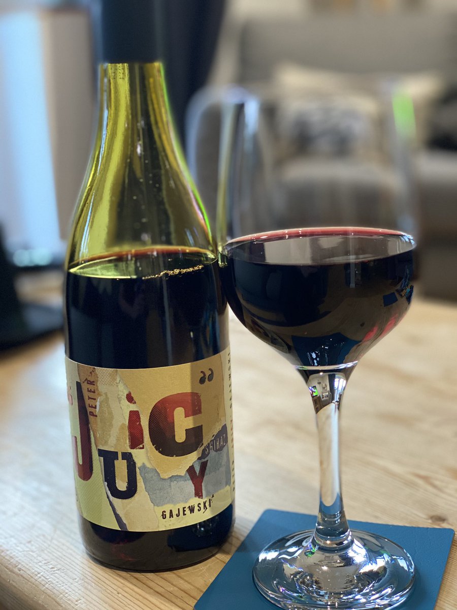 tomgoom's tweet photo. Busy day in the @ThePhysioRooms online clinic! Who’s going to join me for a glass of red for #WinesdayWednesday? 🍷 https://t.co/d9kgvwjY8P
