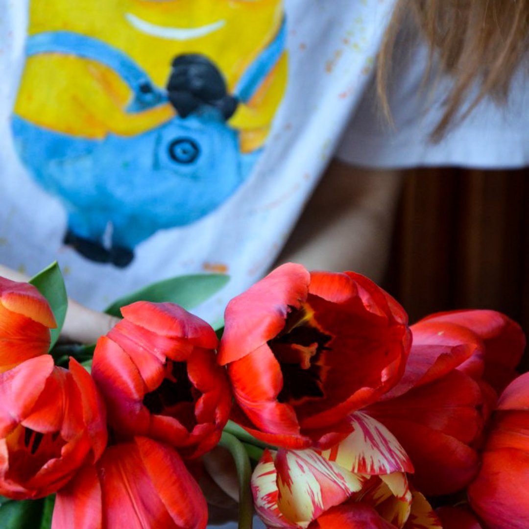 Anastasi_Studio's tweet photo. Have a nice day 😊🌷
#handpaintingclothing #tshirt #personalizedgifts #cottonshirt #handpaintedtshirt #personalizedshirt #personalizedgifts #womenshirt #customtshirt #giftidea https://t.co/RDZnE7lkJV