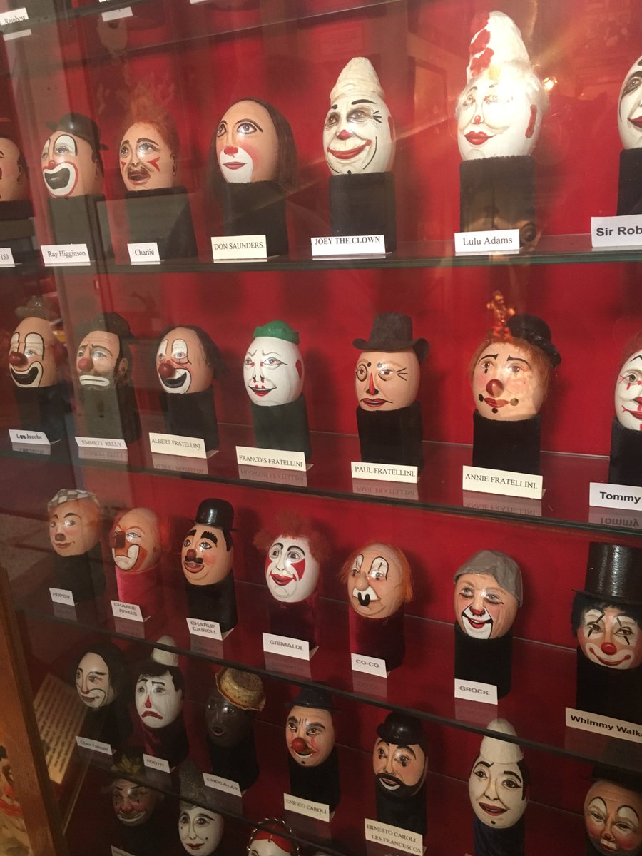 A recent closure in Sept 2018 was the Clown Museum in  #Dalston In the basement of Trinity Church you could visit their eclectic collection including a display of painted eggs. The church is known as the Clown's Church with a service for Grimaldi every year  #MuseumsUnlocked