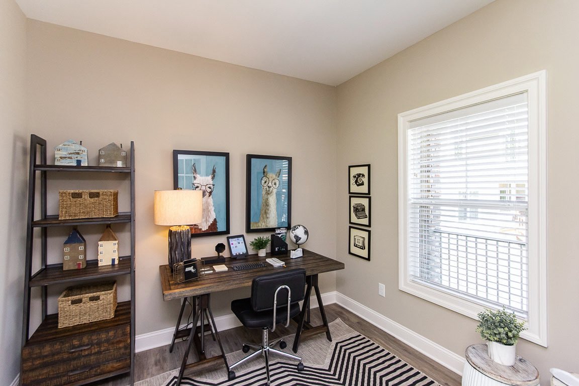 NationwideHms's tweet photo. How do you work from home?📚
#wfh #officedecor #officedesign #office #study #southampton #picoftheday #photooftheday #modular #ranch #succulents #organization #interiordesign https://t.co/oUStxrWrnc