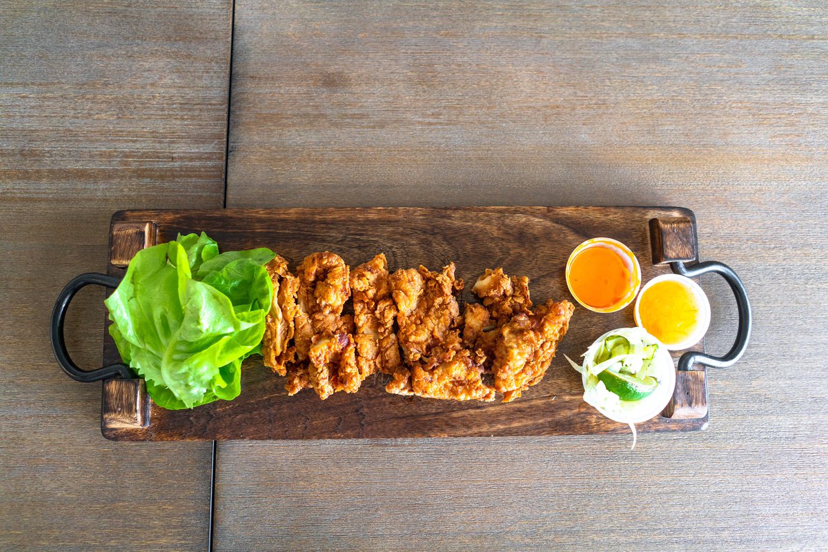 EatAnyone's tweet photo. Aloette’s fried chicken with Bibb lettuce!Be sure to check out our other videos,link is below,don’t forget to hit subscribe! https://t.co/173V1bHvlF
#torontofoodscene #torontoeats #canadas100best #takeouttoronto #6ixfoods #yyzfoodie #dineintoronto #chickenkatsu #friedchickenlover https://t.co/pISVpOD74p