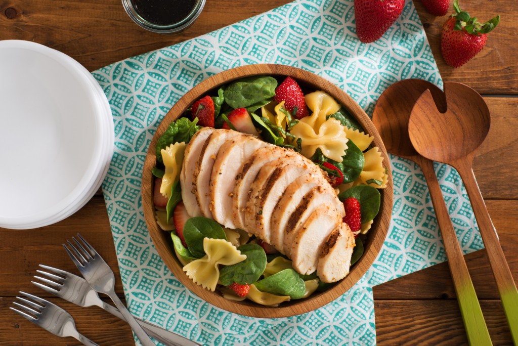 sharethepasta's tweet photo. Did you know that May is #NationalStrawberryMonth? This strawberry, lemon and basil chicken pasta salad recipe from #PastaFits features the flavors of the season and the fruit of the month! https://t.co/hvgs97iZqW https://t.co/txWqCu3zg2