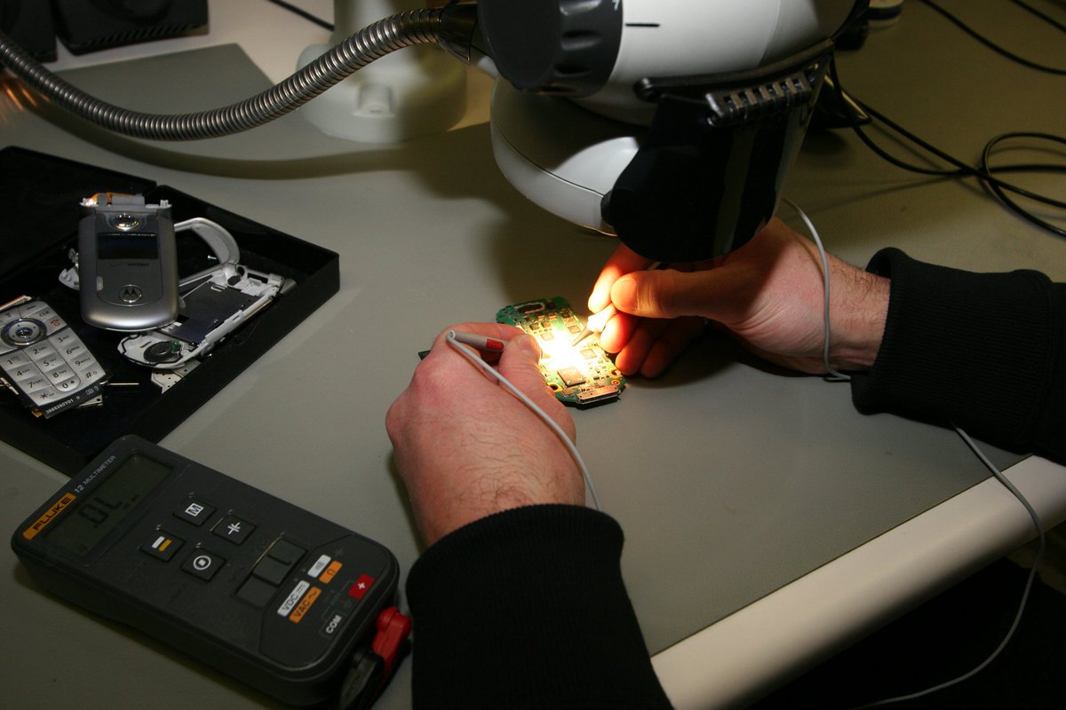 BCRCMP's tweet image. The Integrated Tech Crime Unit (ITCU) seizes and carefully processes digital evidence in an attempt to prosecute those individuals utilizing digital devices or data to aid in criminal activity. #NPW2020 #techcrime #digitalevidence