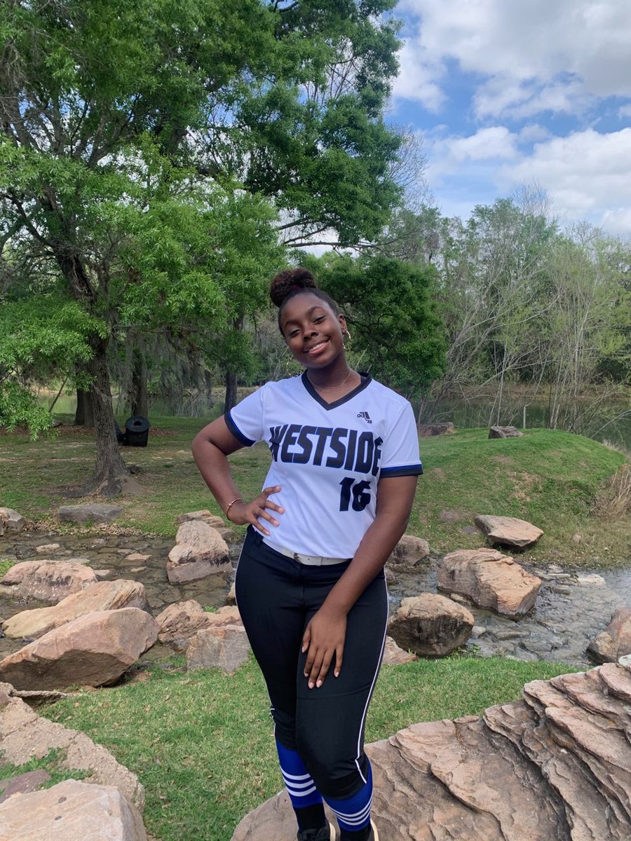 Westside_SFTBL's tweet photo. Senior Shoutout to Bria Booker!!

She played softball for 3 years and 1 year of Varsity at 
@westsidehigh

#2020wolfpackhonors #bestofthewest #gowestsidewolves 
@HISDAthletics @_qveenbria_ https://t.co/BrR6iiUjSy