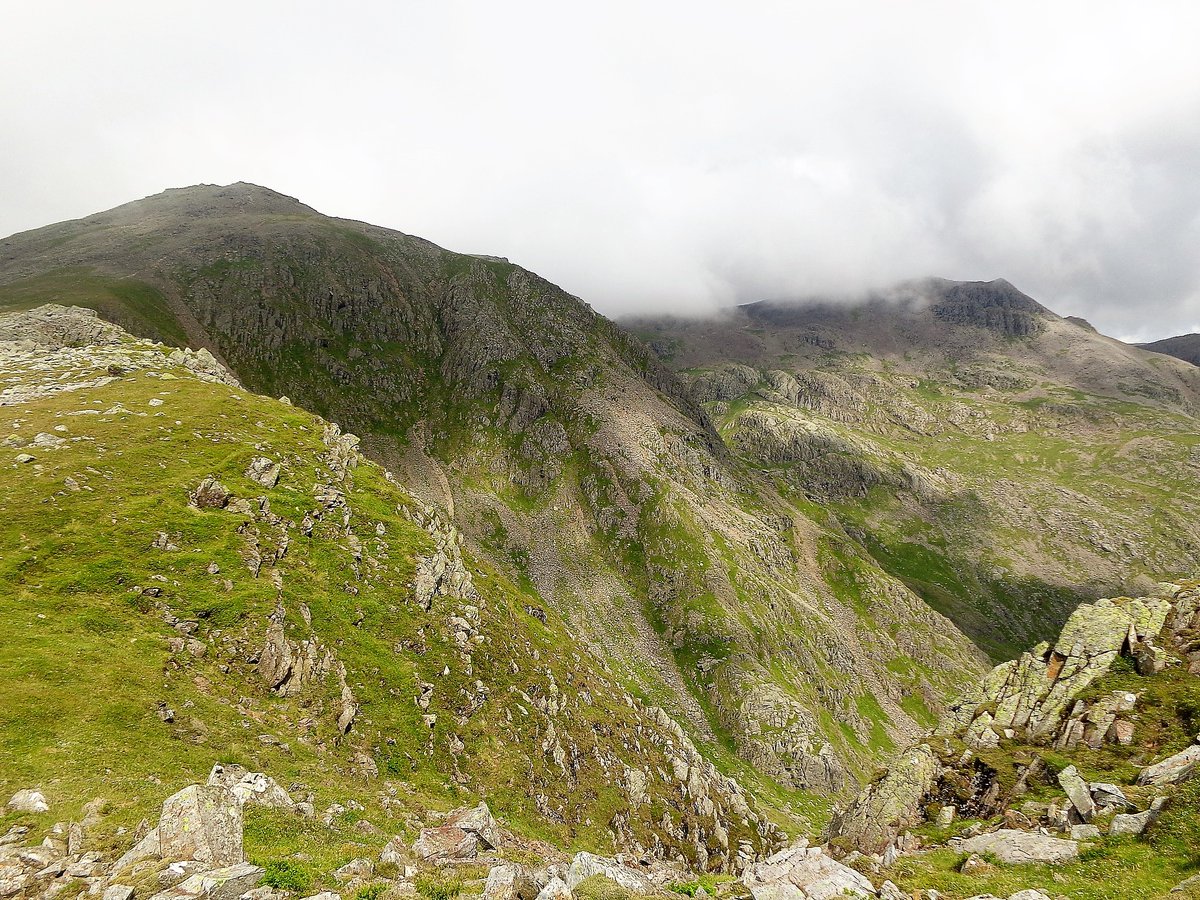 StanLeigh18's tweet photo. #Wainwrights in ascending order-157th on the list #SlightSide #SouthernFells -2499ft in Pictorial Guide
-Departure from #Brotherikeld
-#SlightSide & #Scafell ahead
-final approach to #SlightSide
-next stop #Scafell
Thanks for following this journey- #HighRaise next at 2500 ft 👍 https://t.co/i7wFWYGLjd