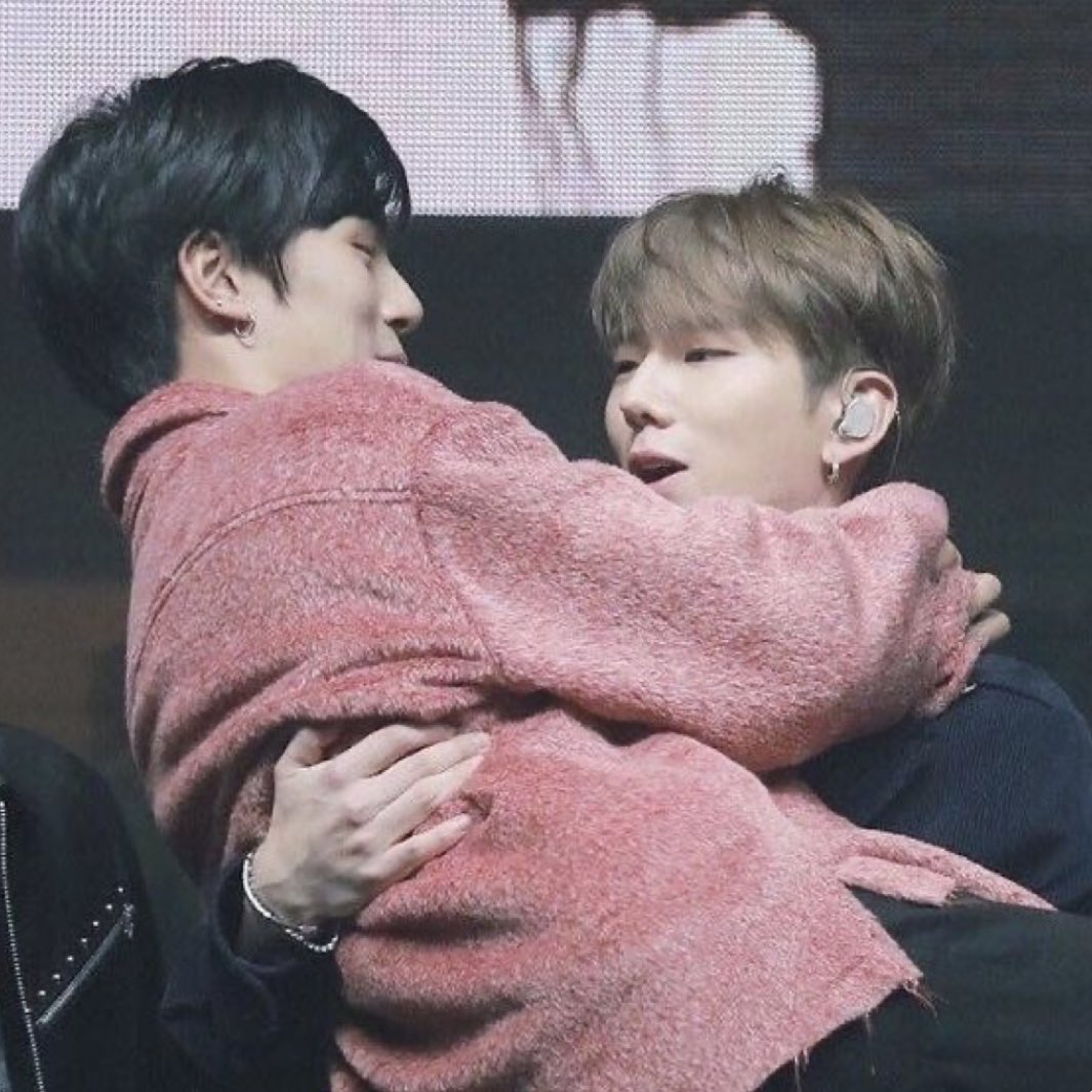 kihyuk- minhyuk is most happy that he’s in the same group as kihyun- born days apart - had a cooking series together- ‘i hope in the future our children can meet up together and we can eat and have a picnic together’ -mh