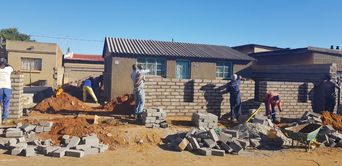 Ndiks17's tweet photo. When Property runs through our veins &amp; this is how my brother has transformed one of his 4 room houses in Soweto. It's all about accumulating passive income. We are creating Property Wealth &amp; Generational Wealth. Property is not a quick option but a long term &amp; lifetime goal. https://t.co/IKb1txXBrF