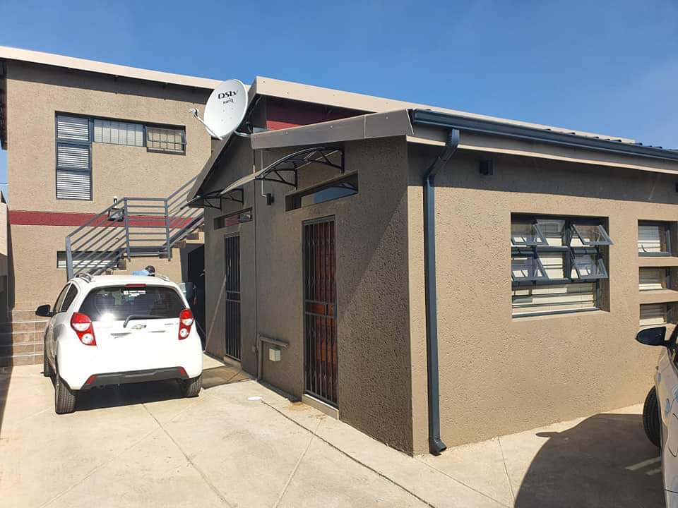 Ndiks17's tweet photo. When Property runs through our veins &amp; this is how my brother has transformed one of his 4 room houses in Soweto. It's all about accumulating passive income. We are creating Property Wealth &amp; Generational Wealth. Property is not a quick option but a long term &amp; lifetime goal. https://t.co/IKb1txXBrF
