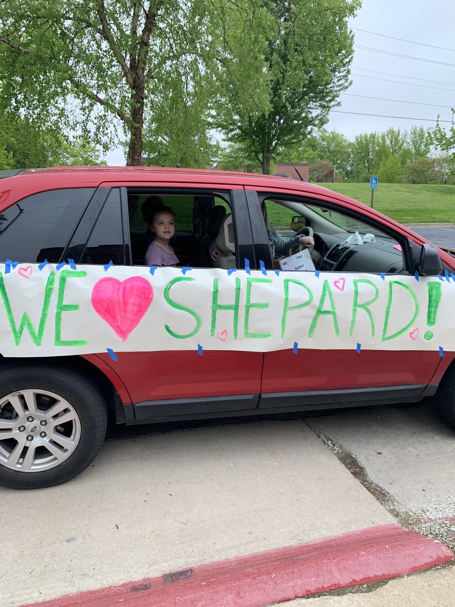 PrincipalSHE's tweet photo. Material pick up and we got some 😍! @ShepardPTSO @SHEMediaCenter #shepardshines https://t.co/NJ6Z52363r