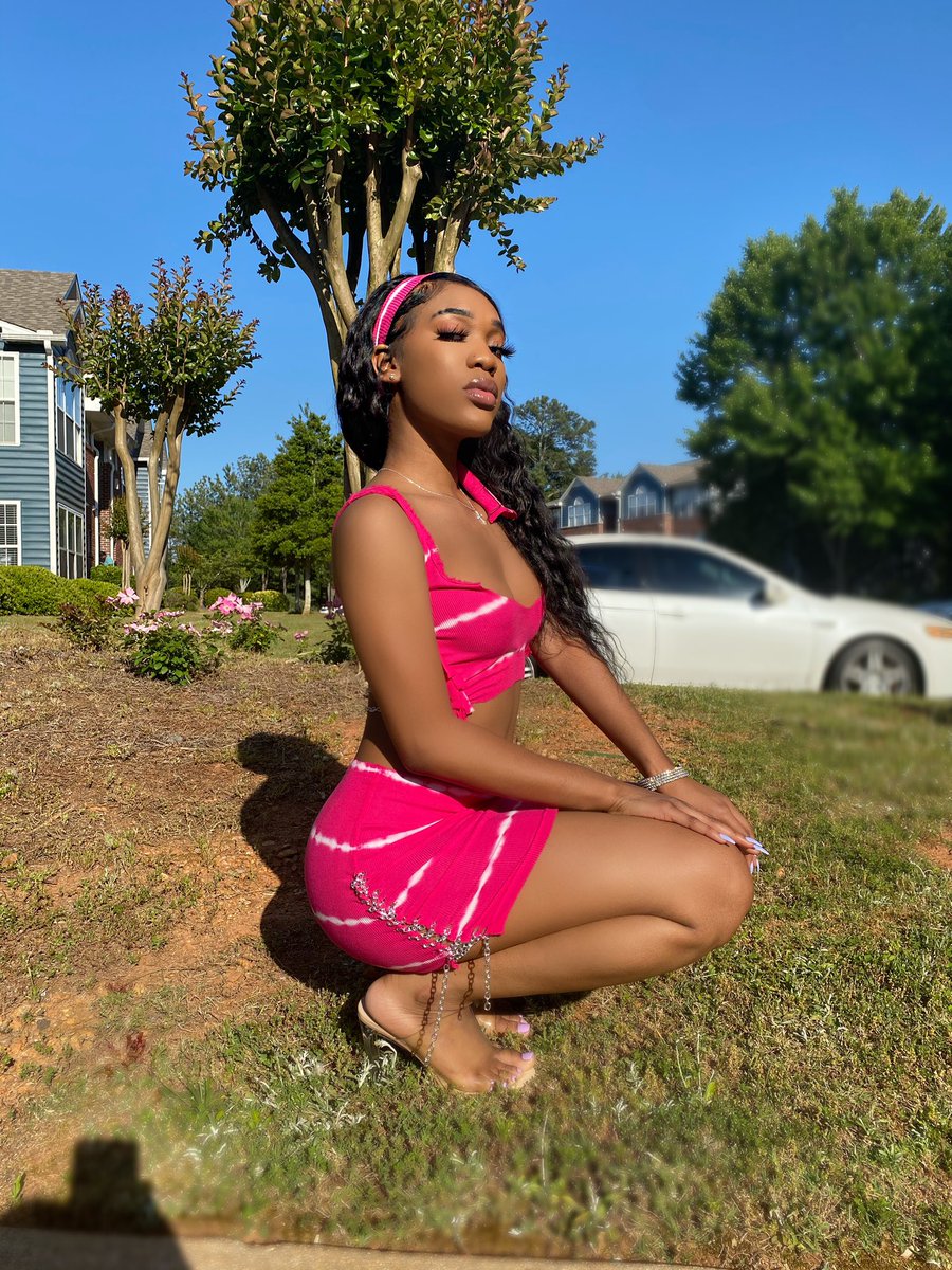 PrettyGirl Productions presents💗...
'The New Girl On the Block' Set 💗🤍
Our C.E.O is wearing a XS
Text (678)571-0249 to place all orders 🤟🏾

#CustomPieces 🔥