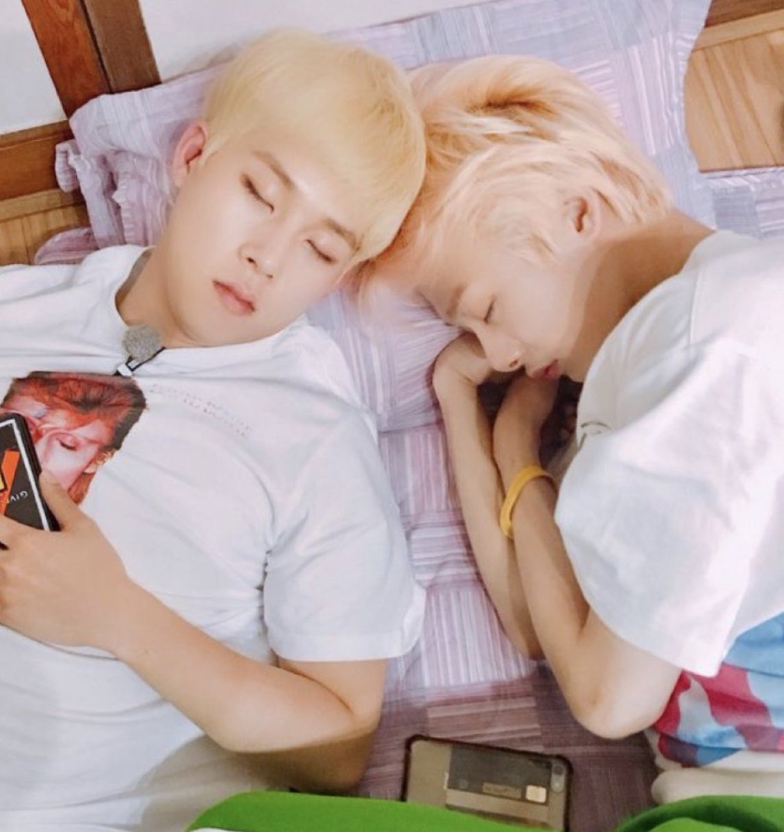 hyungheon- sleeping bundies - always looking at eachother so lovlingly i cry- ‘he has a strong mindset and he gives a lot of good advice. i fely on him and trust him’ jh