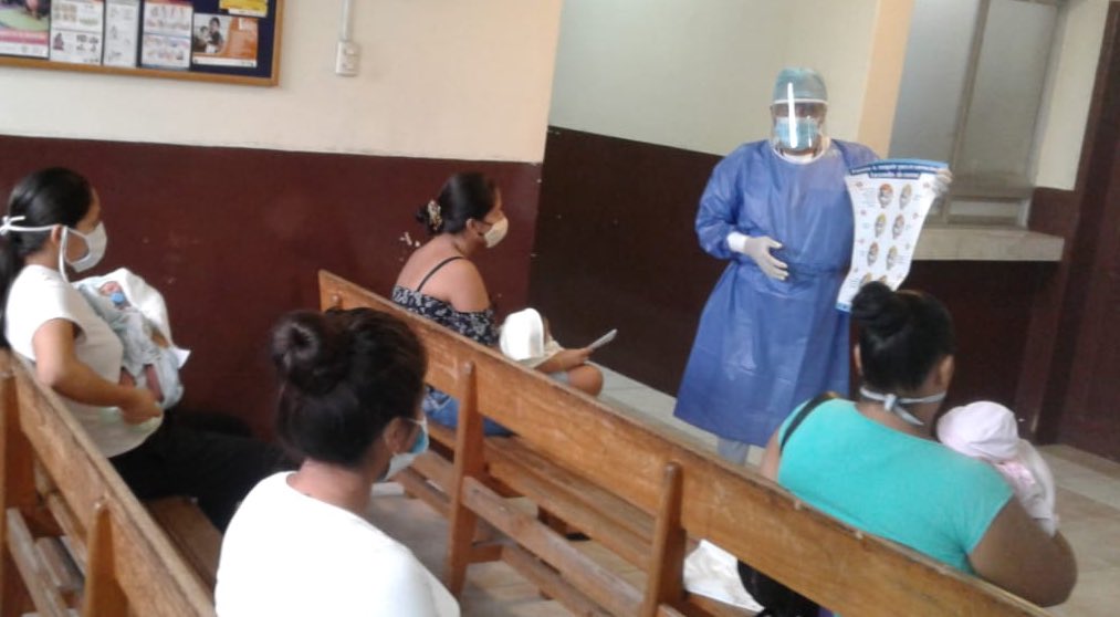 Salud_Guayas's tweet photo. Centro de Salud #JuanMontalvo realiza actividades de sensibilización sobre temas como enfermedades vectoriales y prevención del #Covid_19.
#QuédateEnCasa
#ActivadosPorLaSalud https://t.co/jWZONBqKFn