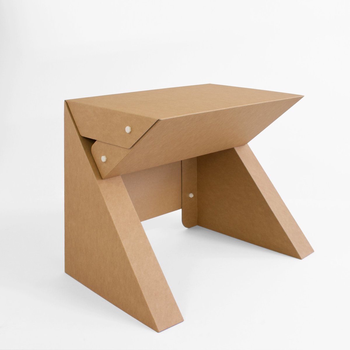 StangeDesign's tweet photo. Old school: Kindertisch MUCK. 
Gibt's seit 1989. 
https://t.co/PPhhYdLhBA

#kinder #homeschooling #Kinderbetreuung #kids  #HomeOffice #Desk https://t.co/5x8FhPGWur