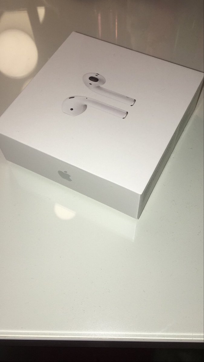 itsmllelisa's tweet photo. Danke Schatz @BrOtaku_Mirko 😍
#airpods https://t.co/VLHbLvaq1S