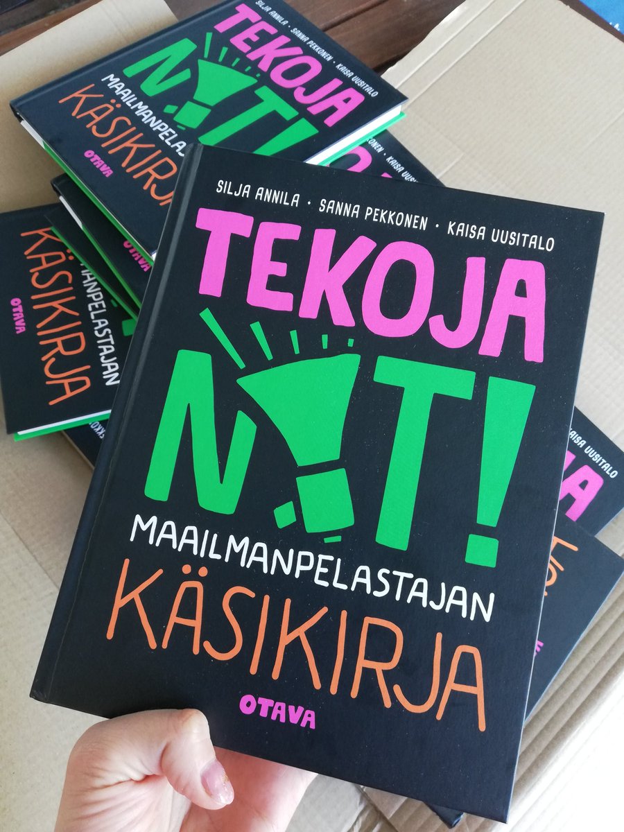 kmuusitalo's tweet photo. Tässä se on! Tuore kirjamme #TekojaNyt on nuorille suunnattu ensiapulaukku maailmantuskaan!

🍬 15 isoa teemaa ymmärrettävästi avattuna
🍬 58 konkreettista vinkkiä epäkohtiin tarttumiseen
🍬 18 nuoren vaikuttajan tarinat https://t.co/Zxq6CzQJ0R
