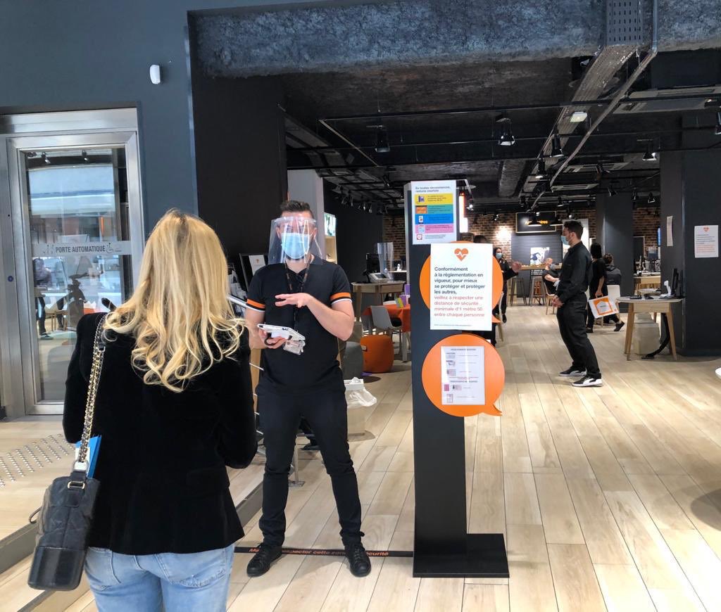 Aujourd’hui à Metz avec nos équipes @Orange_GrandEst ➡️ Échanges riches avec nos techniciens de l’Unité d’Intervention Est et les conseillers de la boutique de Metz réouverte ce matin. Heureuse de tous vous retrouver! Merci pour votre mobilisation #herosdureseau <a href="/LudovicGuilcher/">Ludovic Guilcher</a>