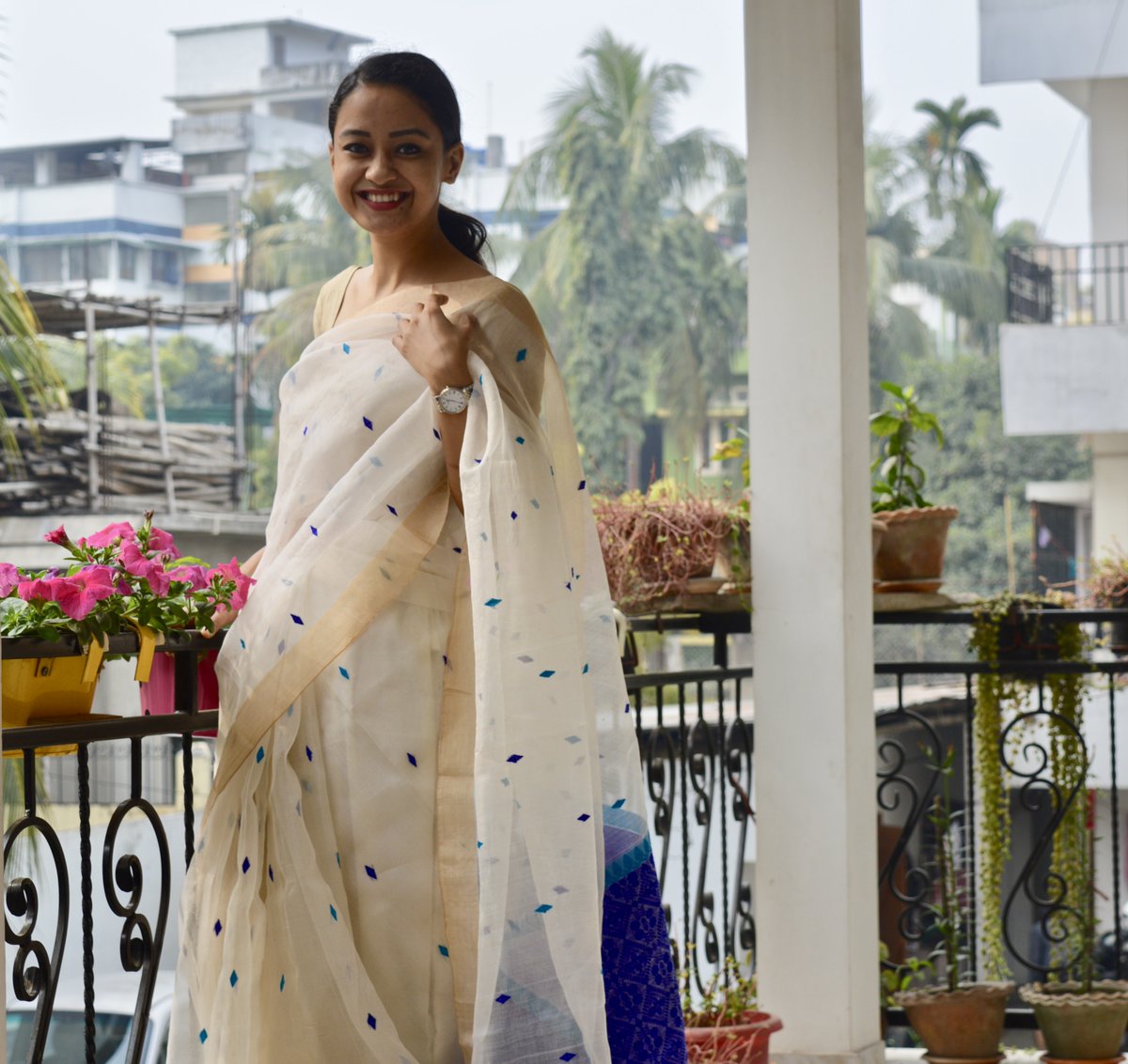 TeestaMukherjee's tweet photo. Posting some of our best products from Arras. So happy to share them with my wonderful Twitter family ❤️ #peacesilk #sustainablehandlooms https://t.co/OWtOoQKhgJ