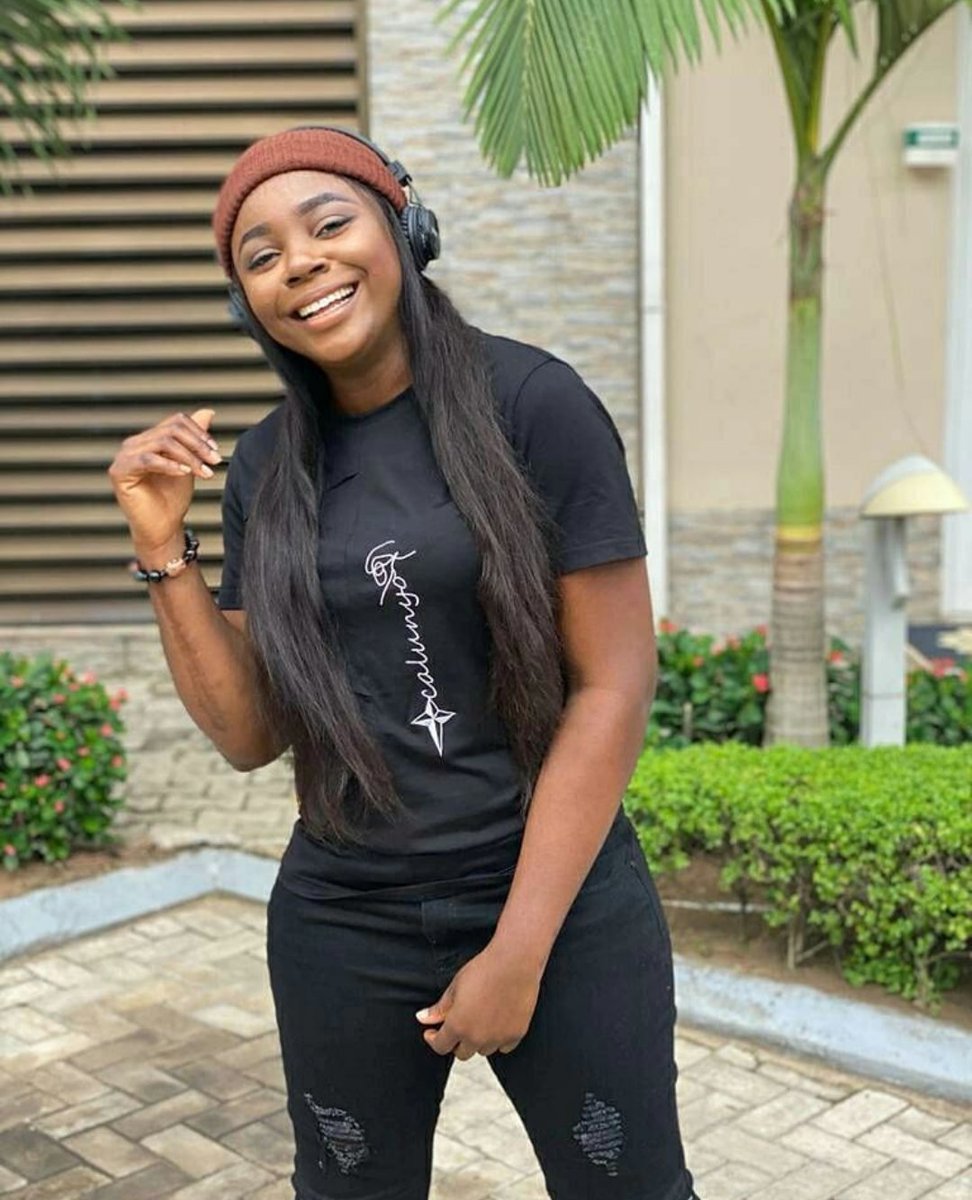 Glorygloria4's tweet photo. COS SHE CAN fit into her man's clothes. Tall girls gengπ₯π₯β€οΈβ€οΈ
Short shrivelled wrinkled hags with tooth pick legs like polio patients can't relate.
Pic not edited π₯π₯β€οΈβ€οΈ
#FiercePresh #UltimateLoveNG https://t.co/gev4ft7vpr