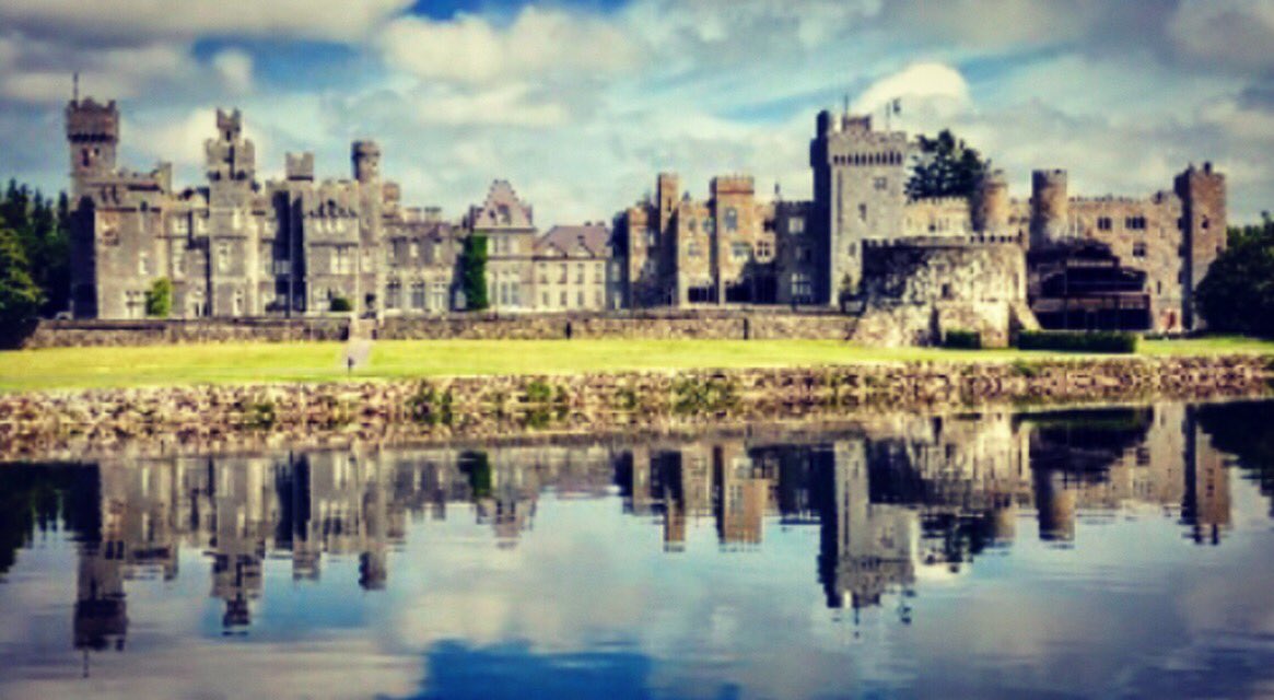 bobbybowe66's tweet photo. Great #Webinar with @Tindalwines about the Future of Hospitality in @DiscoverIreland the main #TakeAways Without Assist from Gov Banks Landlords &amp; Insurance a lot will not Survive also It has to be 1m + Longer opening with #DinnerSlots &amp; #PremiumSlots  7to9 + Everything Onlne☘️❤️ https://t.co/fydrYkB4OE