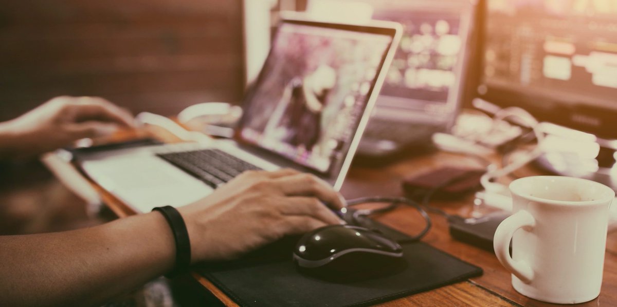 Comment, like en subscribe! "Adverteren op YouTube, hoe werkt dat eigenlijk?" Deze vraag ontvangen wij binnen CMCG met enige regelmaat. Dus, tijd om hier een blog over te schrijven! ▶️➡️ bit.ly/2YXKSt0
