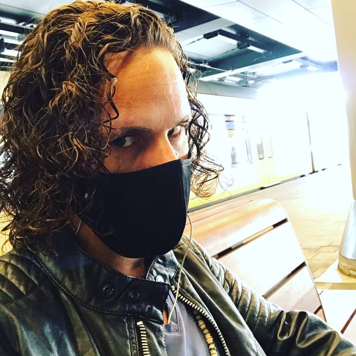 Ben jij al klaar voor het OV? 1 juni #samen, voor #elkaar 🙏🏻🥰

#covid19 #corona #mondkapjes #utrecht #leraar #meester #juf