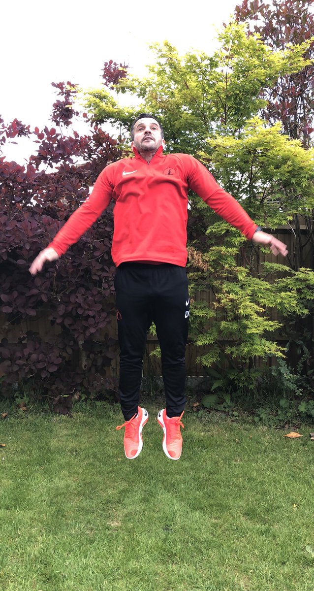 copthornesport's tweet image. Well @copthorneprep #ChallengeCarrick is a going up in the world today... with the @HomeCourtai #verticaljump! How high can you go?! Mr C is at 28” (71.1cm) and before you say it.... that’s not his height! #ChallengeAccepted? #oldmencantjump #ohyoudidjumpdidyou #ibelieveicanfly