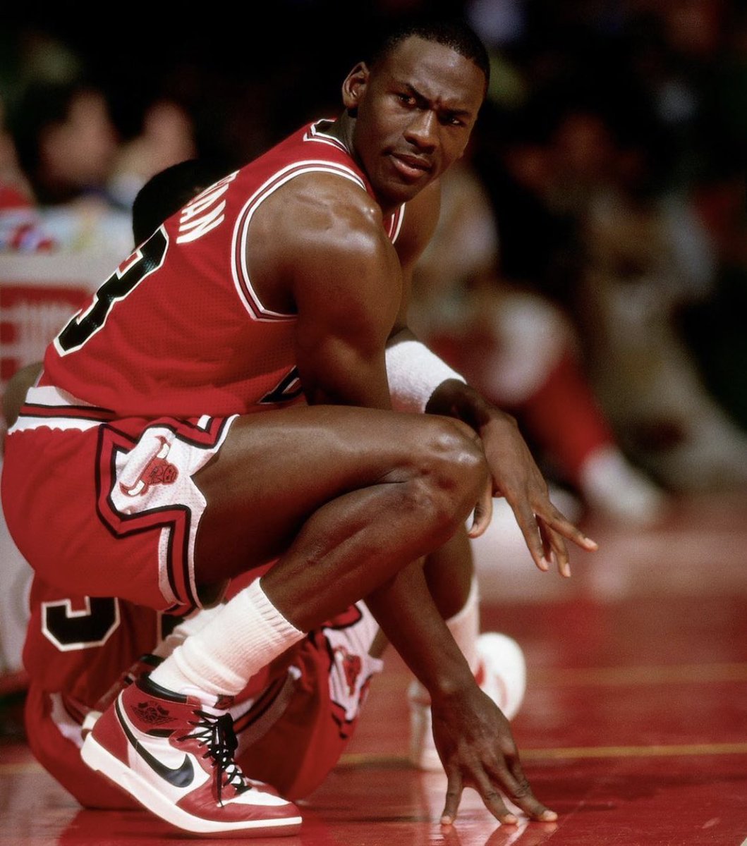 SportsArchive_'s tweet photo. 80s and 90s film photography was on a totally different level 🔥👀 #WallpaperWednesday #TheLastDance https://t.co/7yHIPEmykm