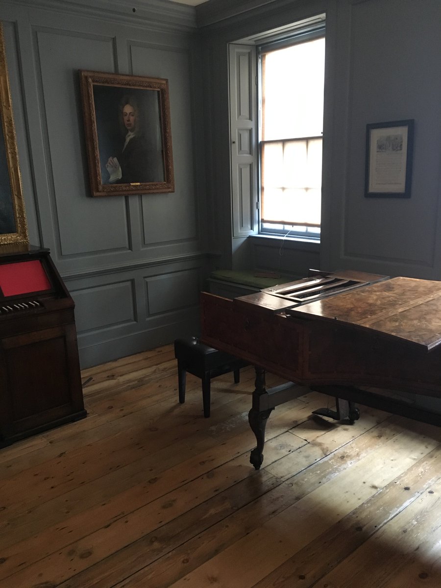 And how about  @HandelHendrix house, two musical giants in one space, live like Jimi Hendrix or be inspired by Handel a quirky London gem in Mayfair  #MuseumsUnlocked