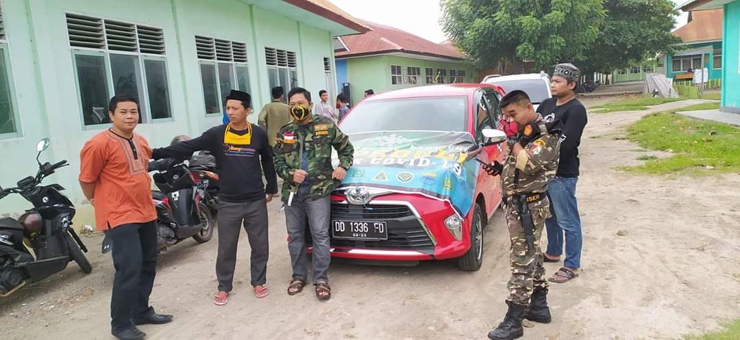 Official_Ansor's tweet photo. Gugus Tugas Ansor Kab Bantaeng bersama Fatayat NU giat pembagian sembako di Kab. Bantaeng - Sulawesi Selatan

#AnsorBelaNegeri https://t.co/Zvj4rmWJ6M