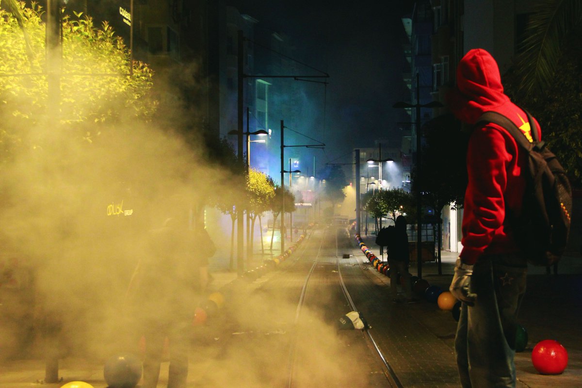 aktivist_kamera's tweet photo. #Soma İçin Kadıköy'de 4 gün boyunca eylemler yapılmıştı.
#İstanbul #Kadıköy 14-18 Mayıs 2014 https://t.co/ynMrqgmHB4