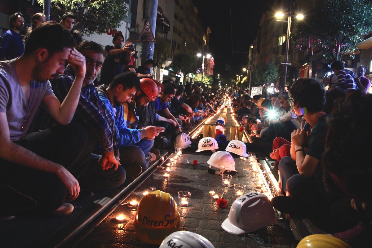 aktivist_kamera's tweet photo. #Soma İçin Kadıköy'de 4 gün boyunca eylemler yapılmıştı.
#İstanbul #Kadıköy 14-18 Mayıs 2014 https://t.co/ynMrqgmHB4