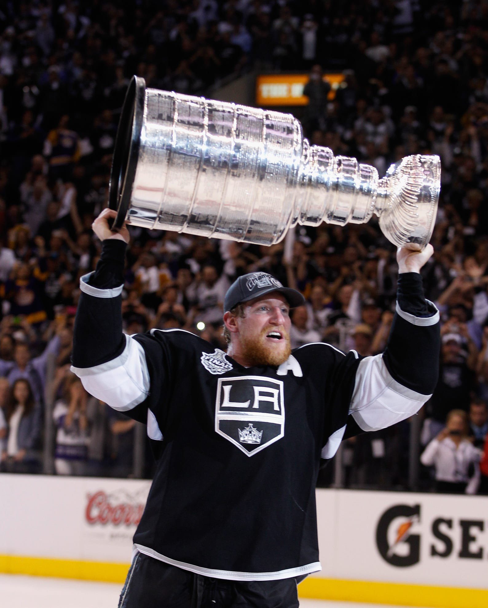 Happy birthday to former defenseman Matt Greene, who was born on May 13, 1983.  