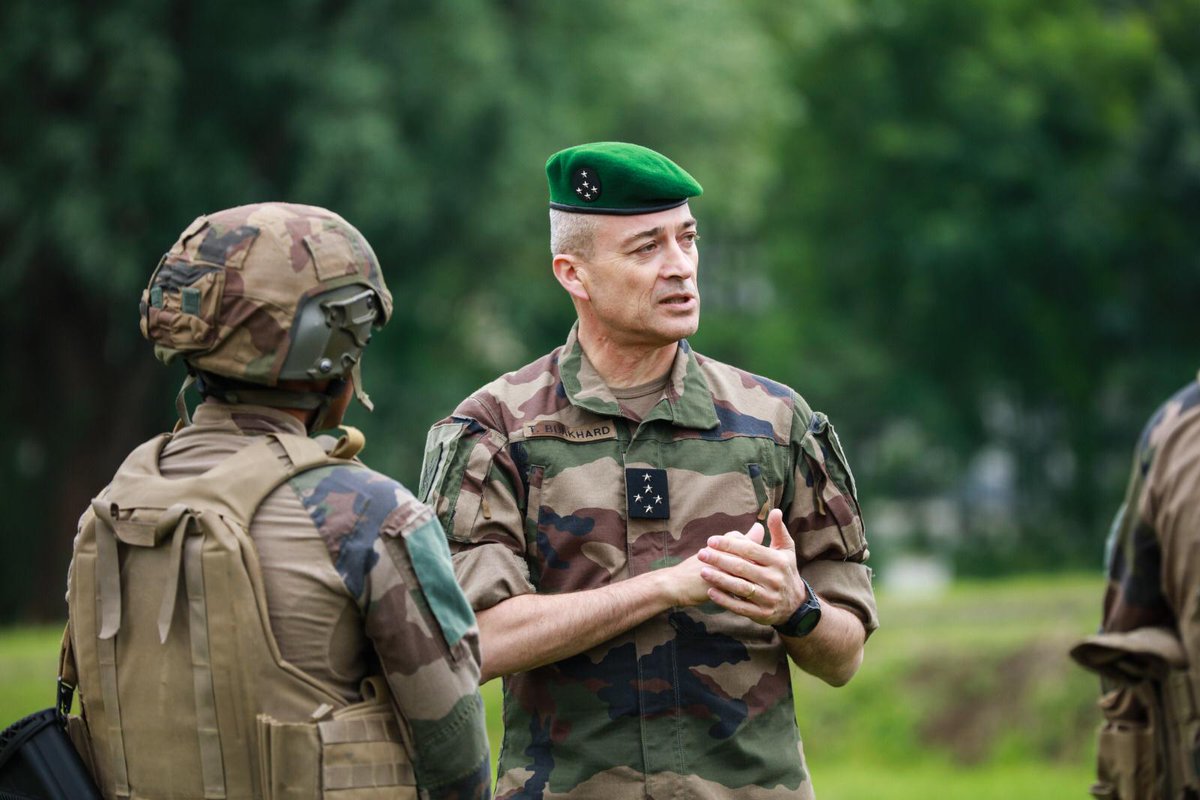 CEMAT_FR's tweet image. Inspection au #93RAM, régiment unique qui cultive l’exigence du roc et du feu. Nous devons endurcir l’@armeedeterre. J’ai besoin pour cela de redonner tout le temps nécessaire à la #PrépaOPS pour vous entraîner plus et différemment. #VisionStratégique